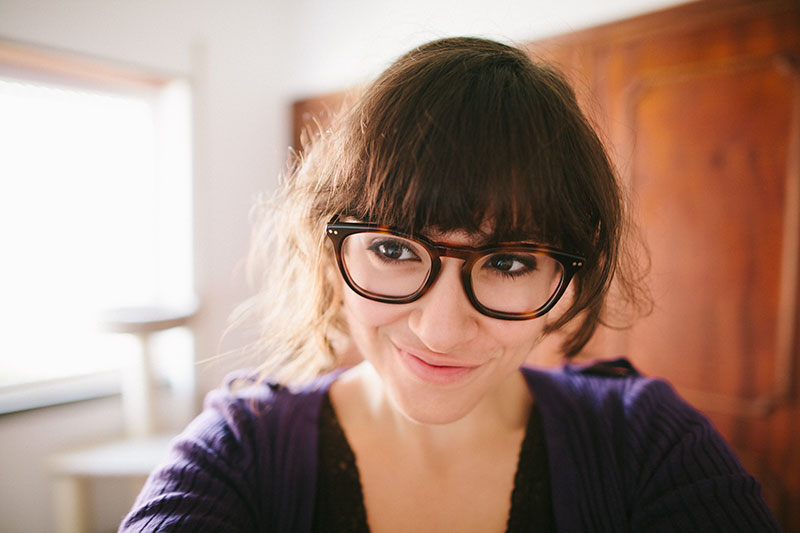 elise-xavier-selfie-purple-sweater